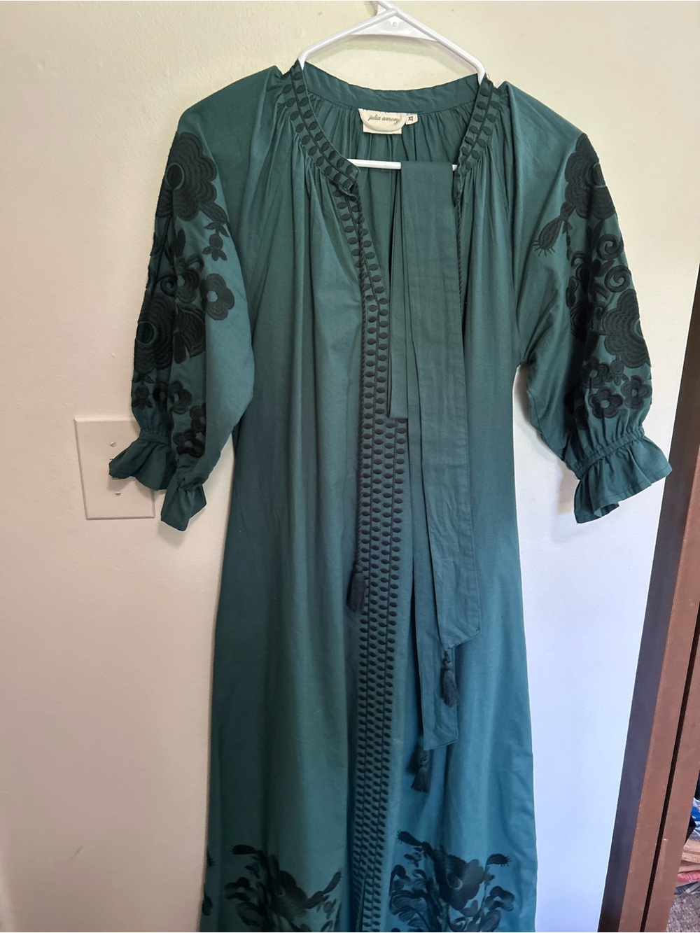 Julia Amory Caftan Green Embroidered Midi Dress with Belt tassels included XS